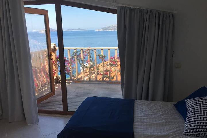 Luxusvilla mit Infinity-Pool und Whirlpool, 2 Gehminuten vom Meer entfernt in Kaş, Provinz Antalya
