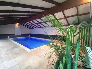Gîte pour 15 personnes, avec piscine et jardin à Nueil-les-Aubiers