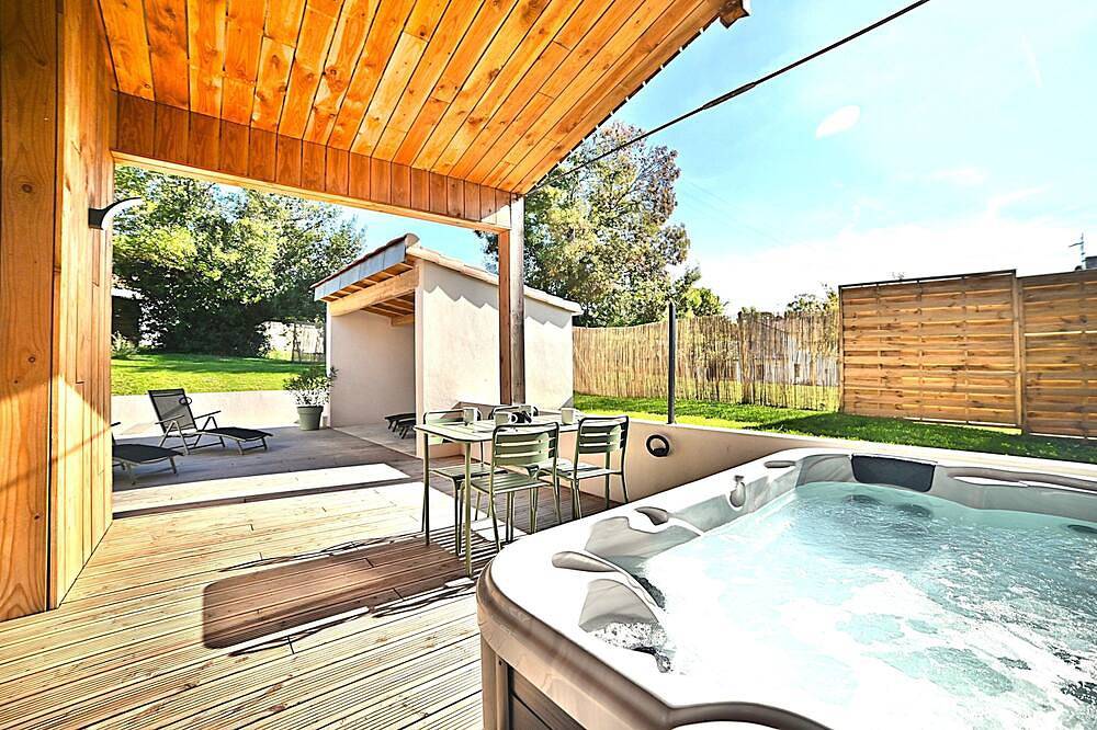 L'Etel - Maison avec Spa extérieur 5 places et vélos électriques in Mortagne-sur-Gironde, Région de Saintes
