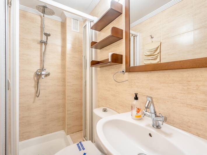 Entire holiday apartment, Vb Marysol - 2Br Marina Apt in Benalmádena Costa, Benalmádena