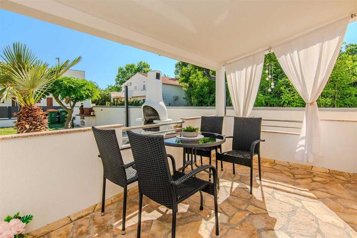 Ferienwohnung für 3 Personen, mit Balkon/Terrasse und Terrasse in Nin