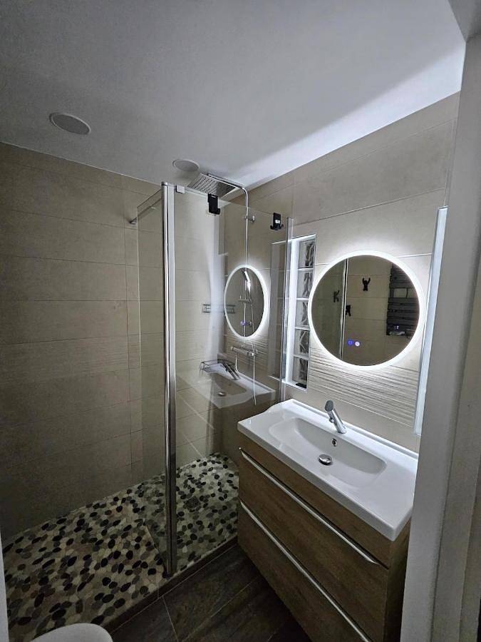 Location de vacances pour 8 personnes, avec terrasse ainsi que jacuzzi et jardin, adapté aux familles à Lauraguel - 4