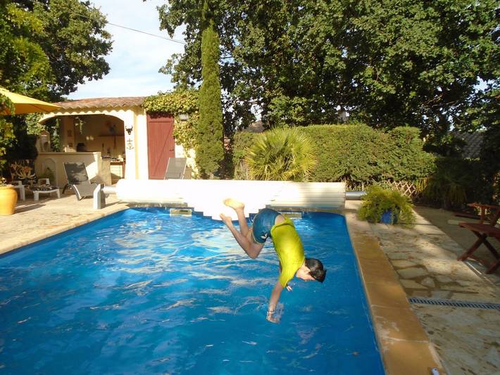 Gîte pour 3 personnes, avec terrasse ainsi que piscine et jardin à Laudun-l'Ardoise - 3