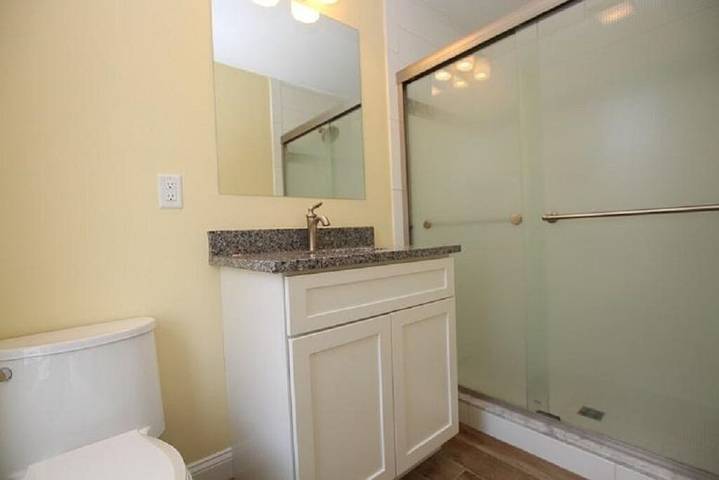 Vacation rental for 22 people, with balcony and pool in Dewey Beach