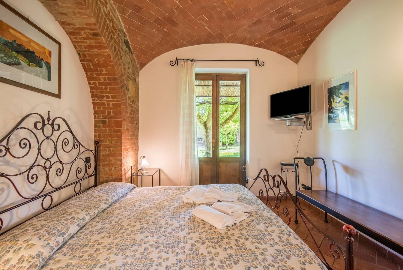 Agriturismo "Il Greppo Fragolino"  giardino in comune in Montepulciano, Chianti