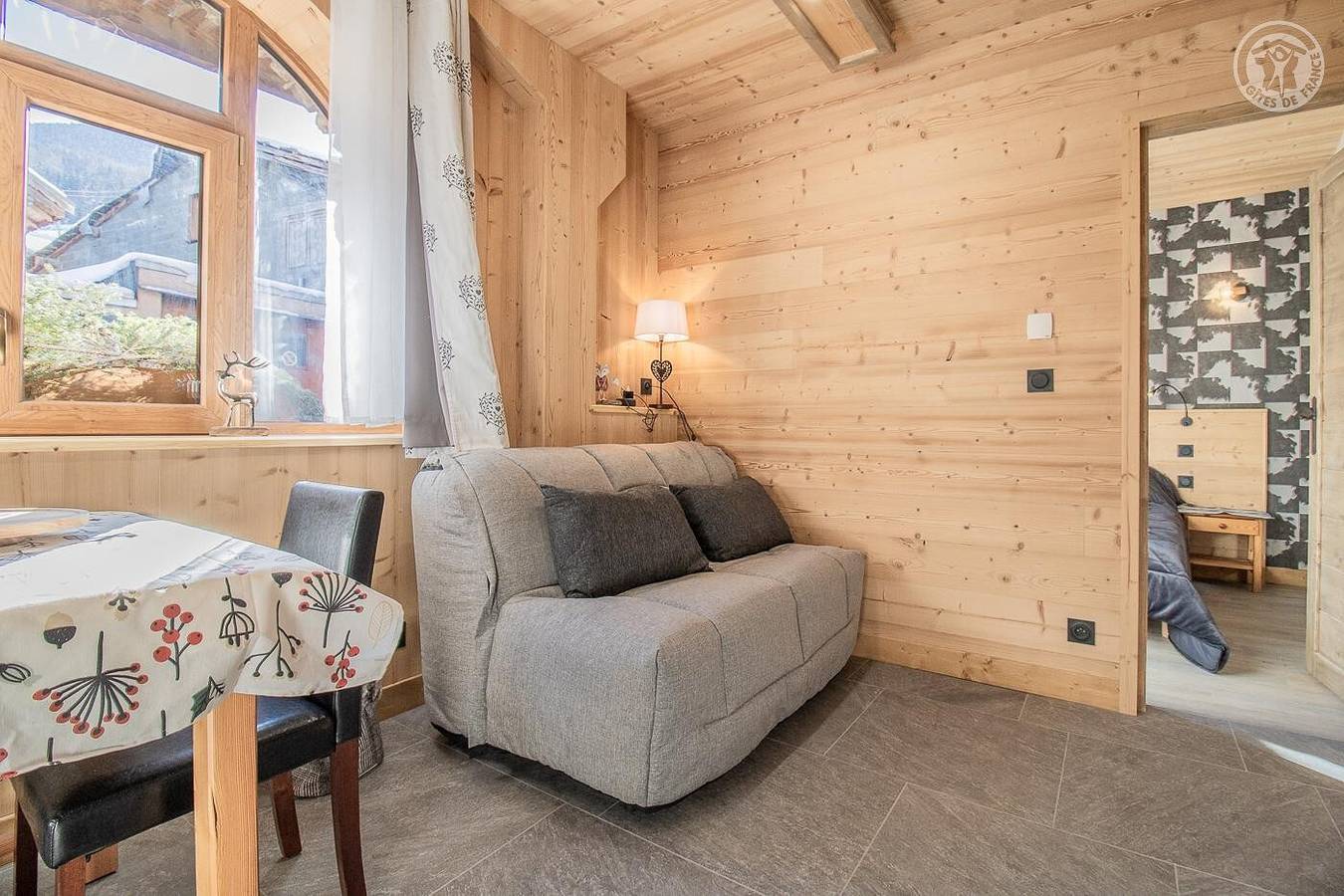 Apartamento entero, Apartamento "L'épilobe" con vistas a la montaña, jardín compartido y Wi-Fi in La Plagne, Bellentre
