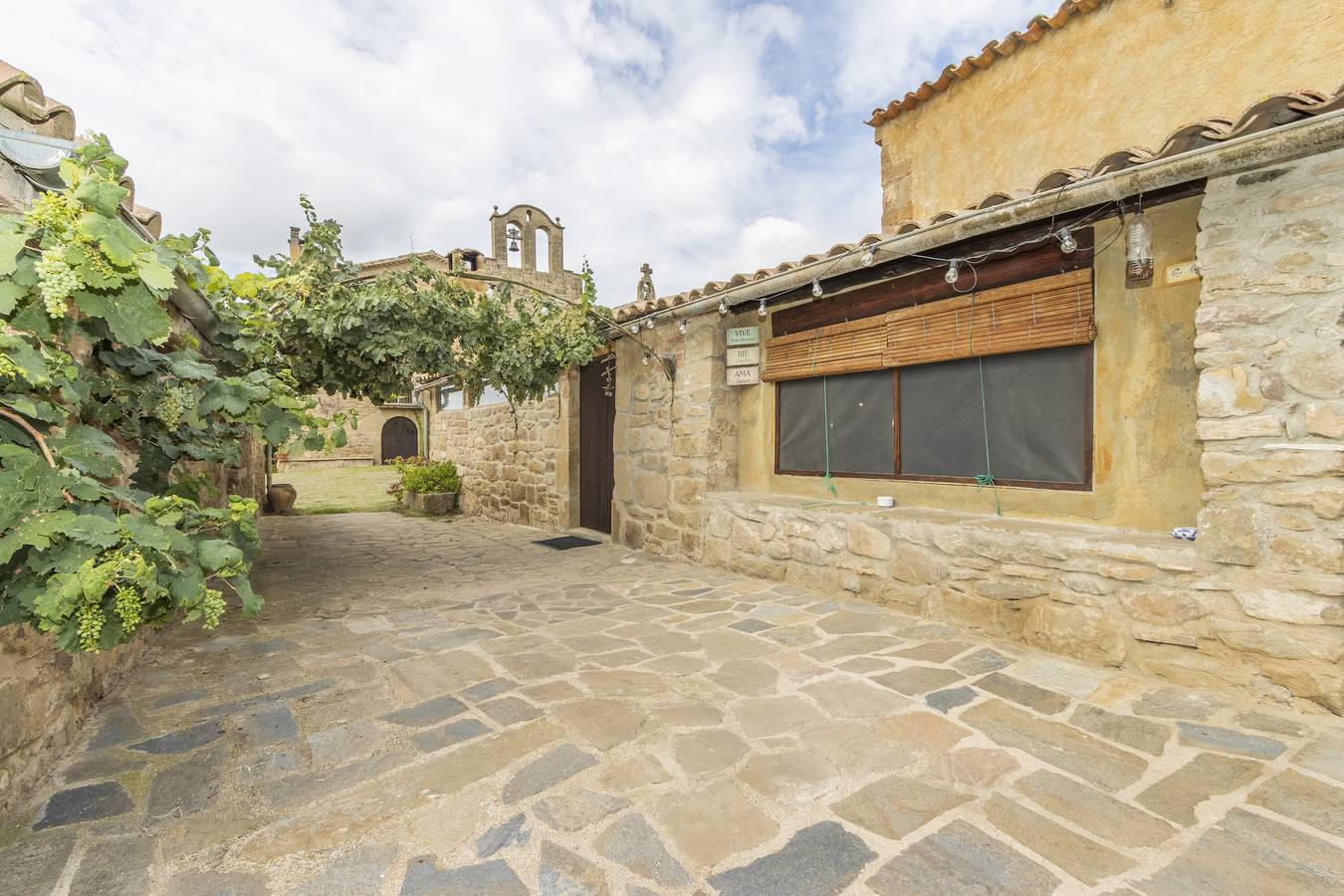 Casa de vacaciones 'El Porxet' con vistas a la montaña, piscina compartida y Wi-Fi in Nave, Provincia de Lleida