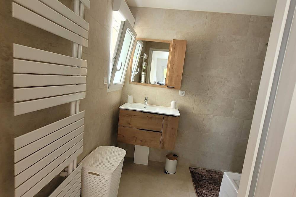 House located in a quiet cul-de-sac, close to the dunes. in Créances, Coutances