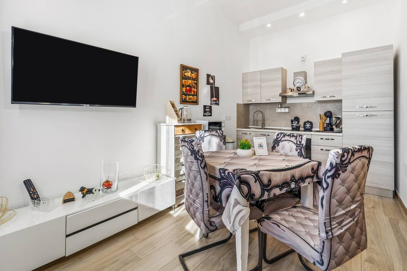 Casa de Férias 'Da Rosy' – Conforto Moderno junto ao Mar e Natureza in Quartu Sant'Elena, Campidano