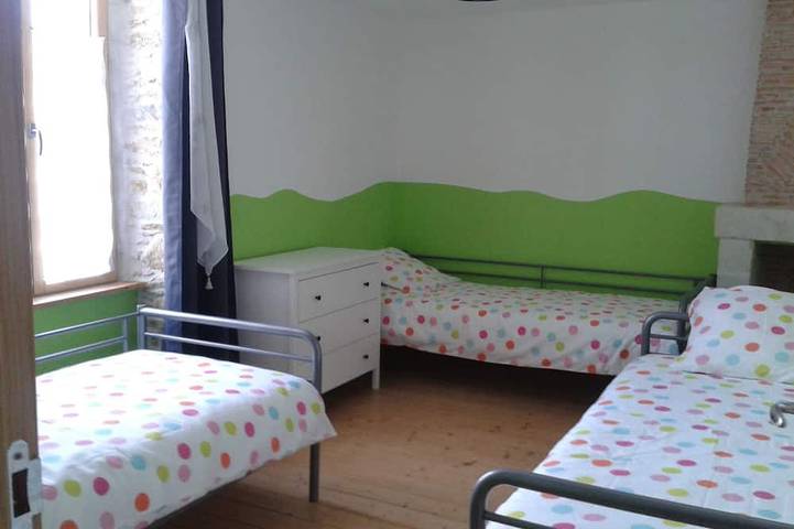 Location de vacances pour 5 personnes, avec terrasse ainsi que piscine et jardin à Pannecé - 3