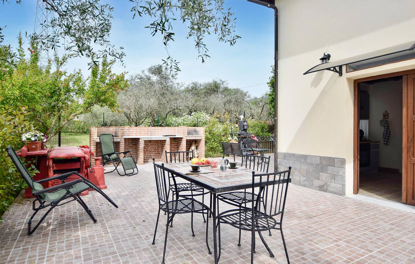 Appartement de vacances entier, Appartement confortable près du centre-ville avec WiFi et parking in Santo Stefano di Magra, Parc naturel régional de Montemarcello-Magra-Vara