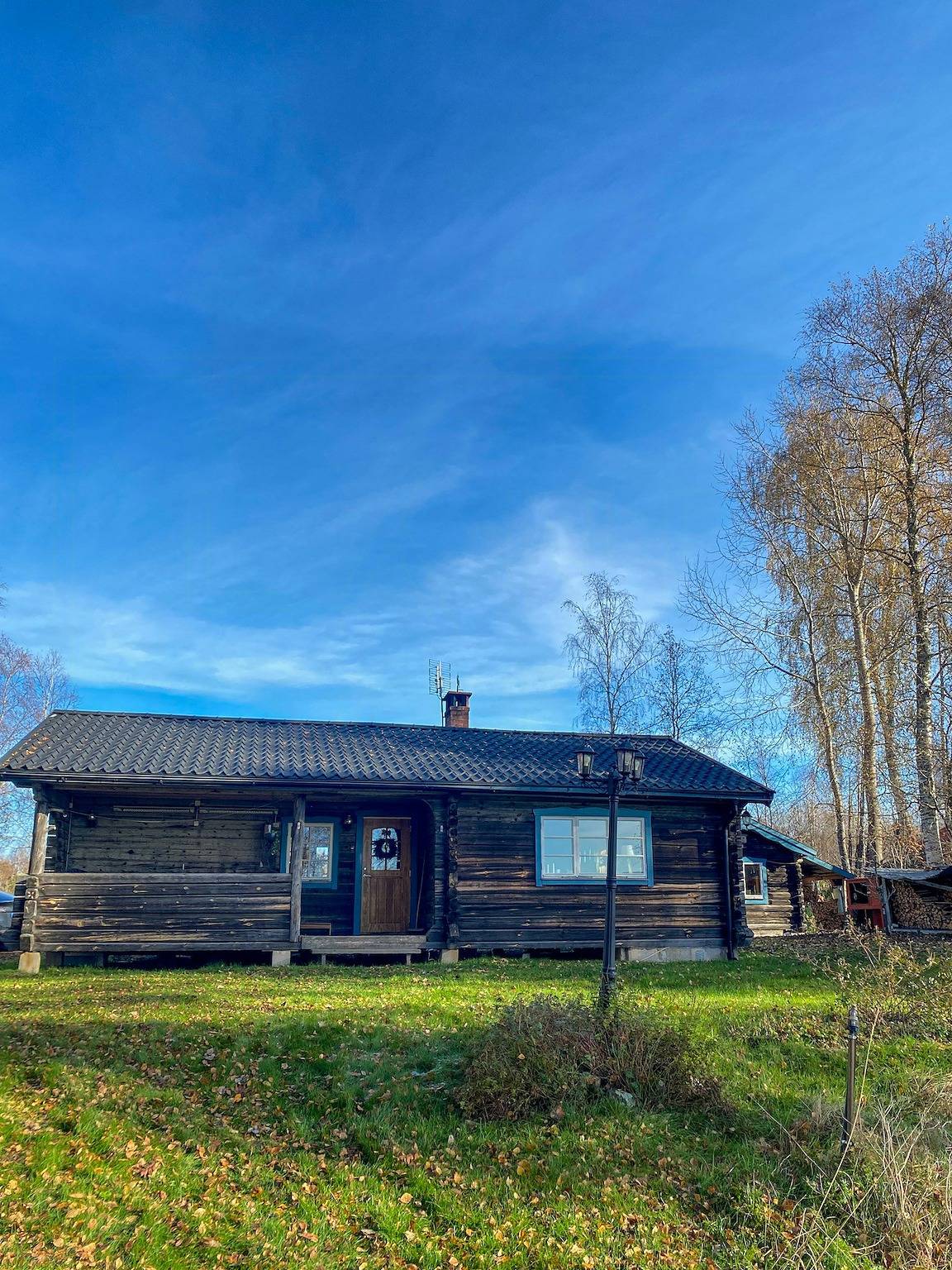 Holzhütte mit Seeblick am Björkensjön in Ludvika, Dalarna