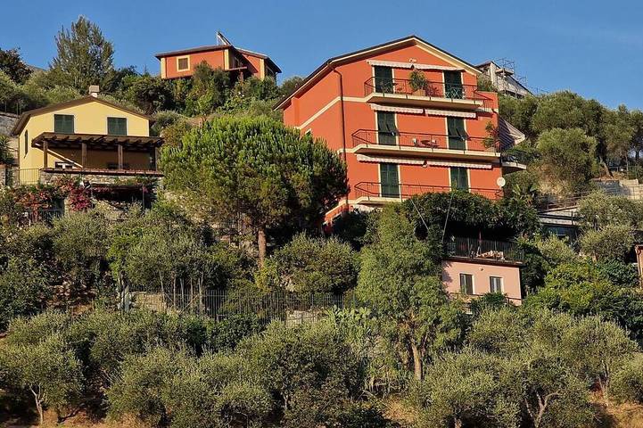 Location de vacances pour 23 personnes, avec Jardin à Leivi