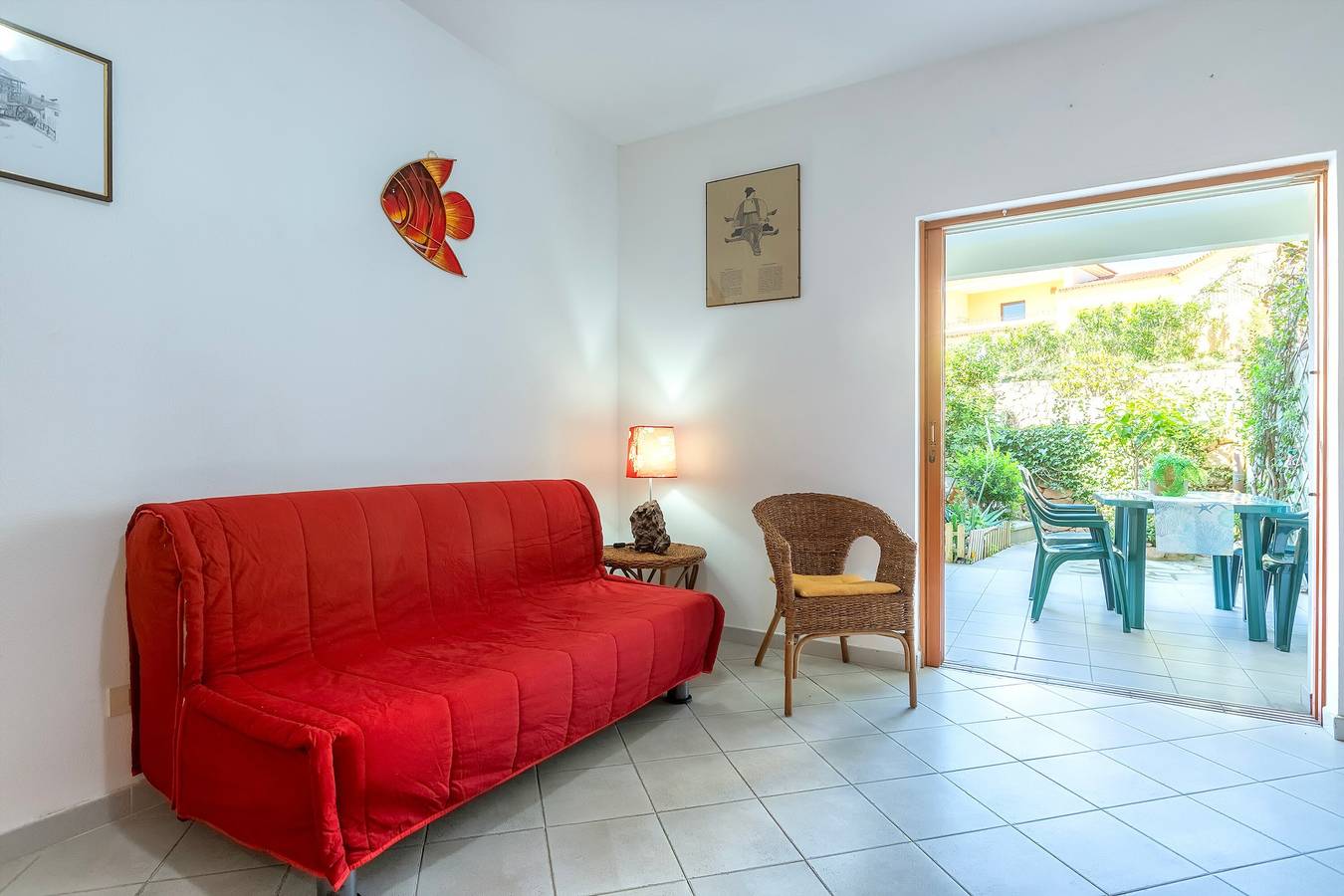Ganze Wohnung, Ferienwohnung 'A Due Passi Apartment' mit privater Terrasse, privatem Garten und Klimaanlage in Trinità d'Agultu e Vignola und Umgebung, Olbia-Tempio