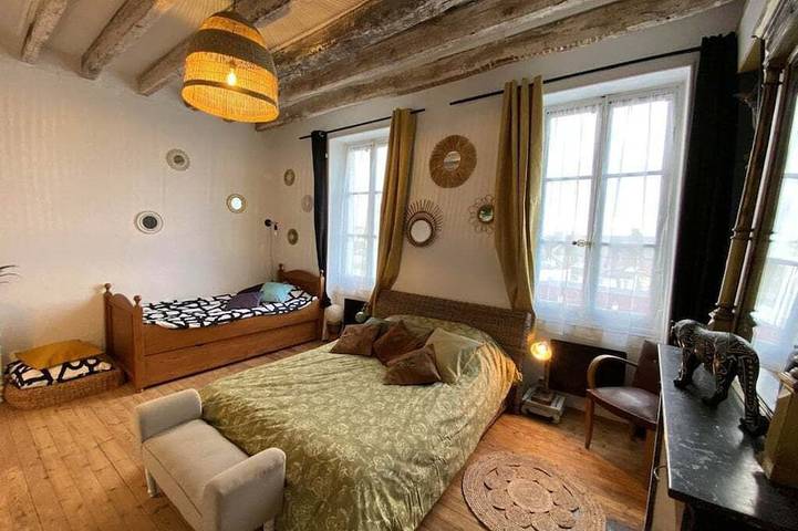 Chambre d’hôte pour 14 personnes, avec Jardin à Noyers-sur-Cher