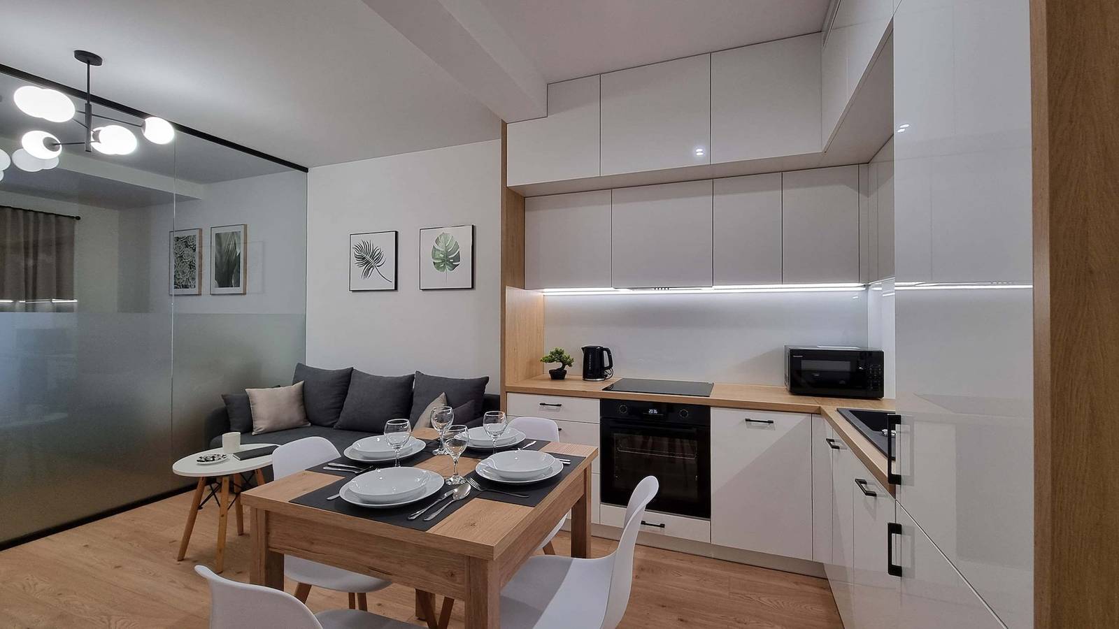 Entire apartment, Aleje Wolno ci 13 Modern Studio Balcony in Nowy Sącz, Carpathians (Poland)