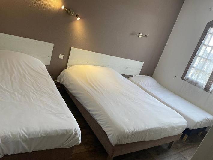 Hôtel pour 3 personnes, avec terrasse, animaux acceptés à Sainte-Nathalène - 4