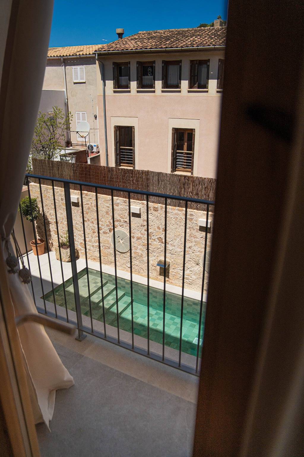 Apartment '103 - Double Room with Balcony', Mountain Views, Wi-Fi and Air Conditioning in Capdepera, East Majorca