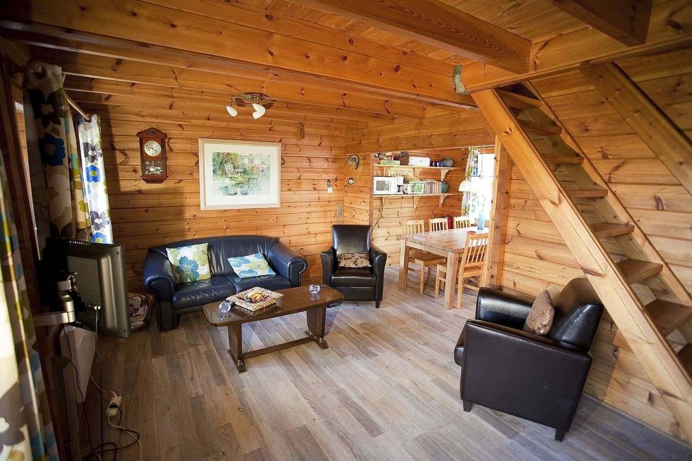 Arden Parks Petite Suisse —  Finnisches Chalet – 6 Personen – 3 Schlafzimmer  in Dochamps, Manhay