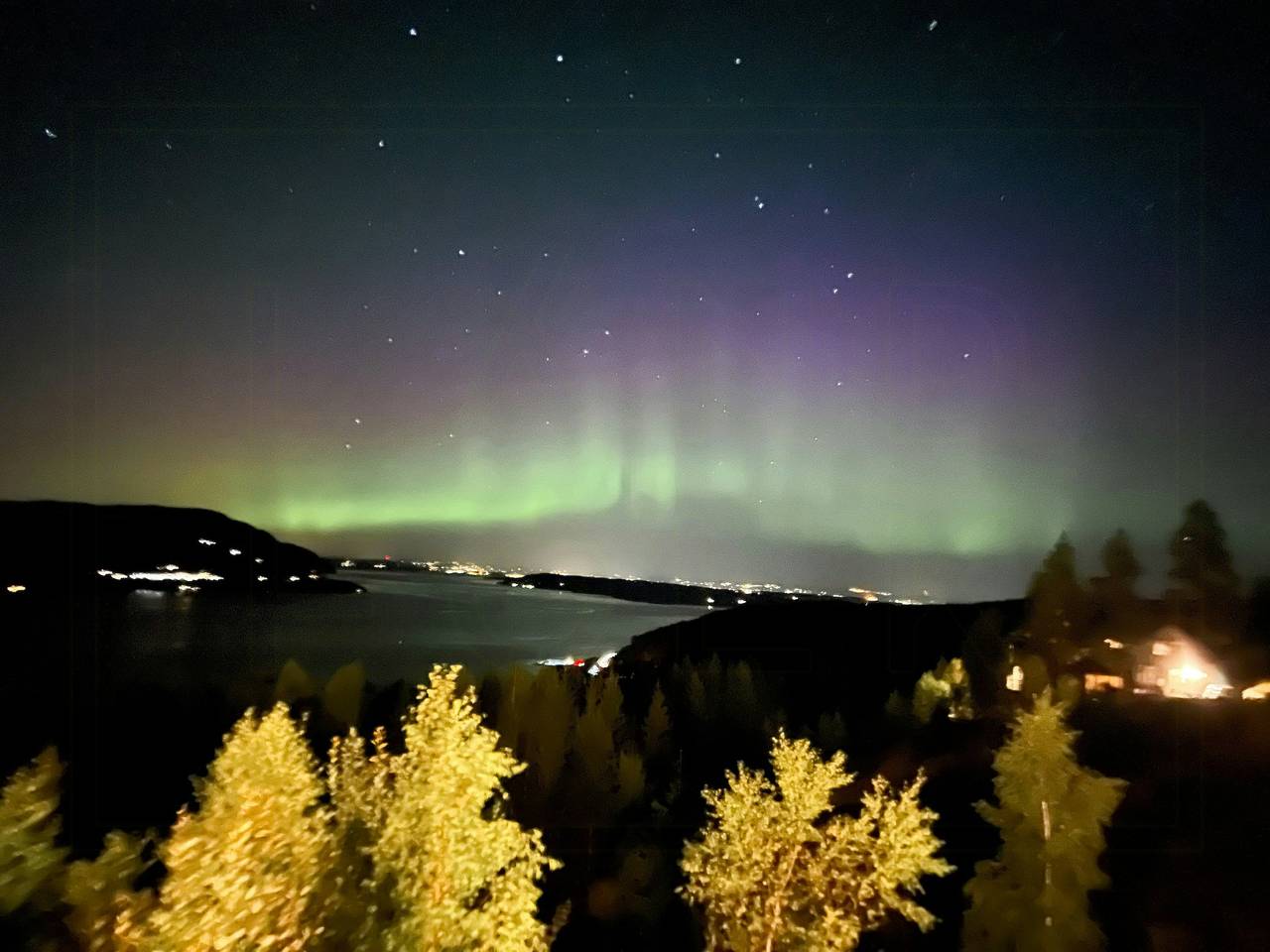 Familieeiendom med innsjøutsikt nær Oslo in Stange