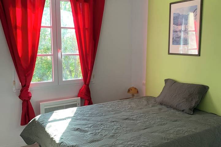 Location de vacances pour 6 personnes, animaux acceptés à La Chapelle-Hermier - 4