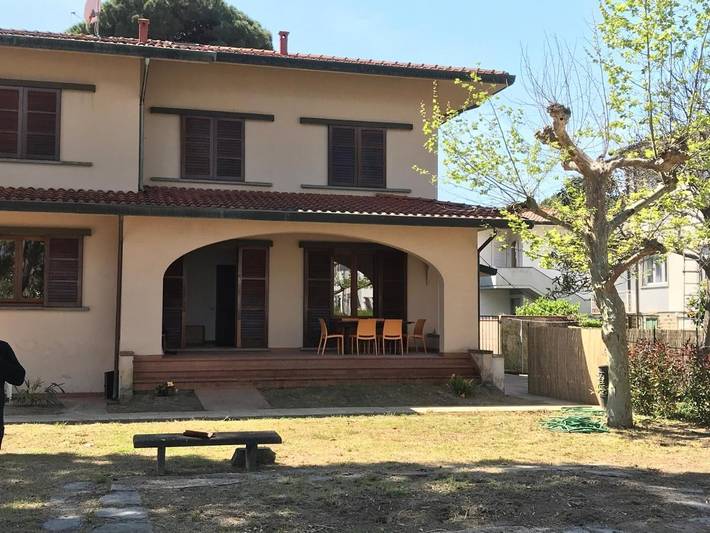 Villa per 12 persone, con Terrazza e Giardino nonché Piscina a Lido di Camaiore