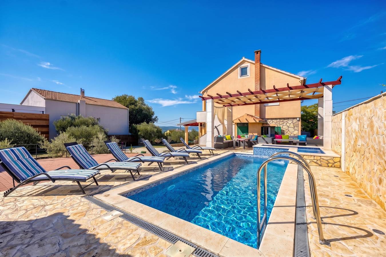 Casa vacanza a Zara a partire da 355€ a notte