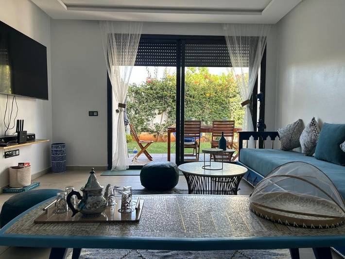 Appartement de vacances pour 6 personnes, avec vue ainsi que jardin et piscine