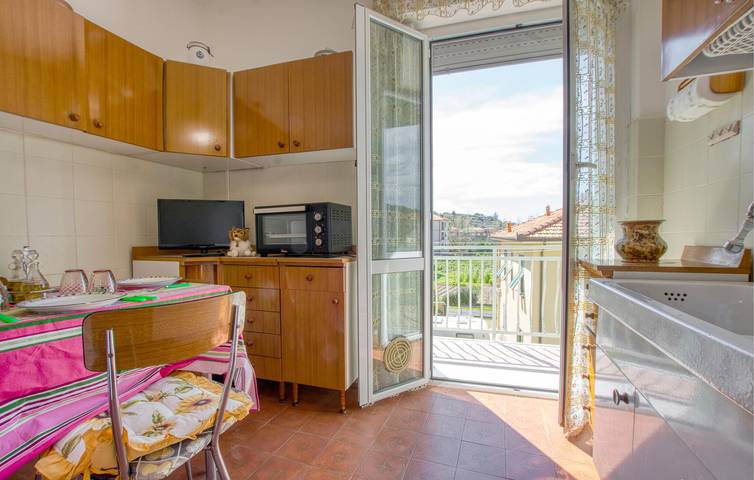 Appartamento intero, Accogliente appartamento vicino alla spiaggia con terrazza e parcheggio in San Salvatore, Cogorno
