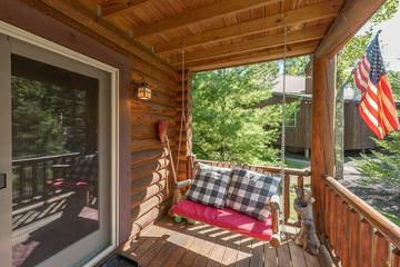 Log Cabin for 8 Guests in Deep Creek Lake, Garrett County, Picture 2