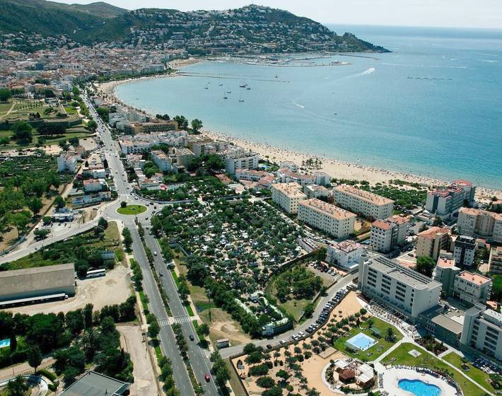 Bungalow pour 5 personnes, avec Terrasse et Jardin ainsi que Piscine et Sauna à Roses