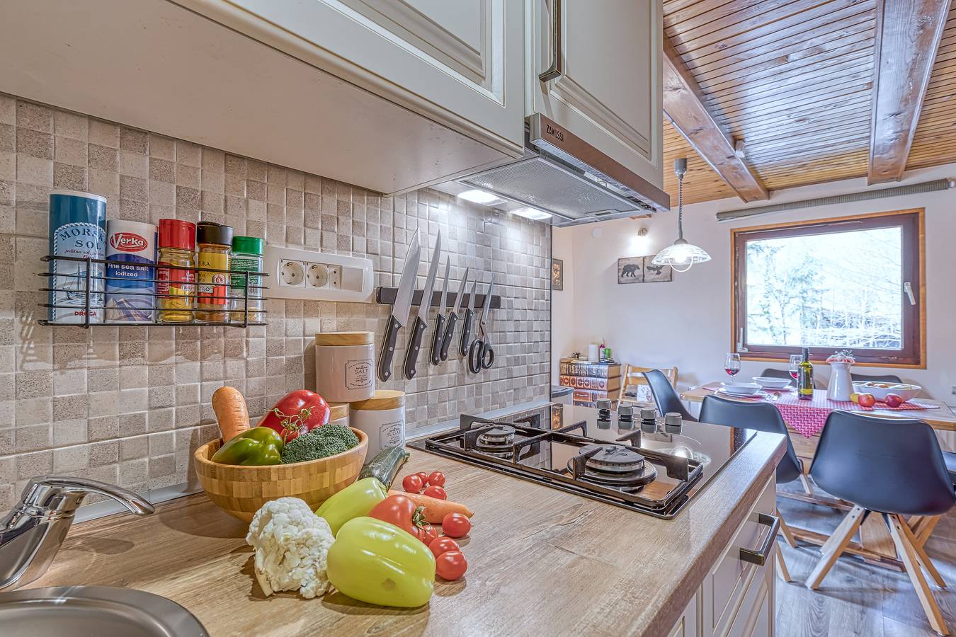 Rozi's Riverside Cottage in Osilnica, Chorwacja