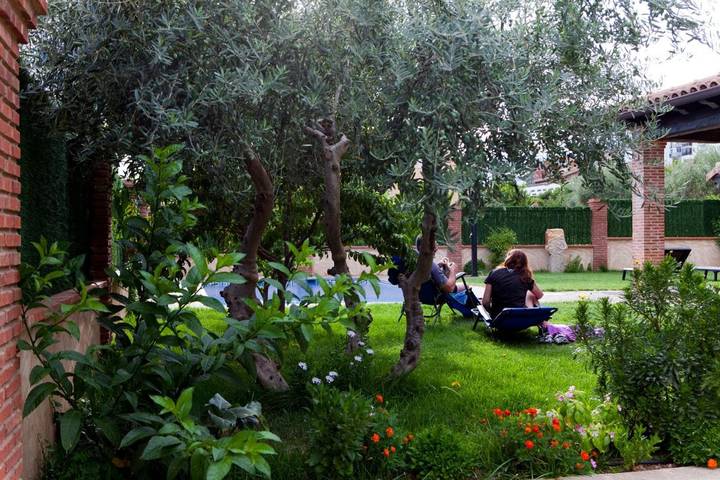 Casa rural para 2 personas, con jardín además de vistas y piscina, Se admiten mascotas en La Vera - 4
