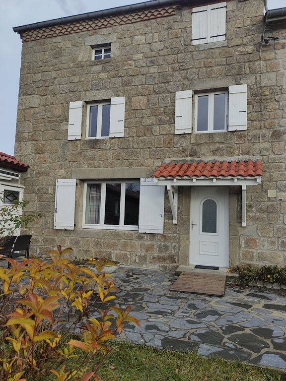 Gîte pour 10 personnes, avec terrasse à Marlhes - 4
