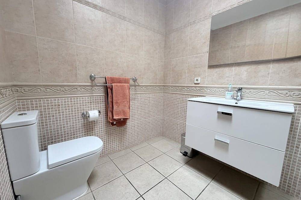 Villa,with private heated pool,Wifi,Parque Del Rey,close to Playa Blanca town. in Playa Blanca, Yaiza