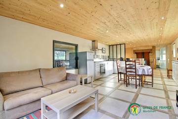 Gîte pour 2 personnes, avec jardin à Guern