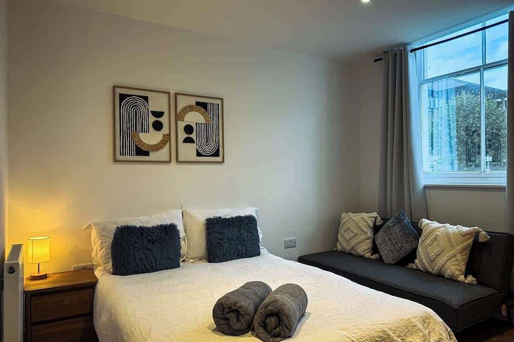 Entire apartment, Lovely 1-Bed Home | Near Maidstone High Street in Kent