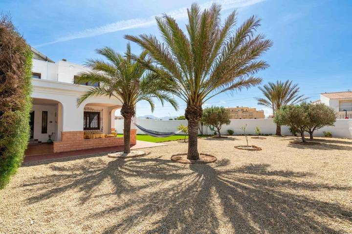 Casa de vacaciones para 8 personas, con jardín y vistas - 1