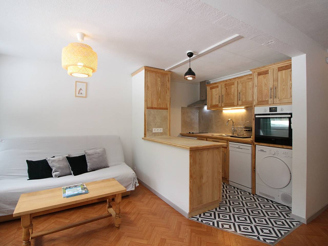 Appartement entier, Bel appartement F2 bis avec balcon et parking, Mont-Dore in Mont-Dore, Parc naturel régional des Volcans d'Auvergne