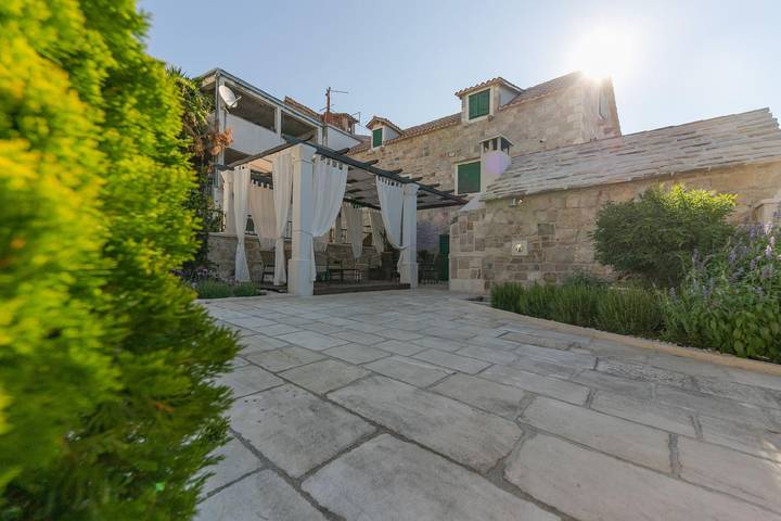 Ferienhaus für 5 Personen, mit Whirlpool und Terrasse sowie Garten - 1