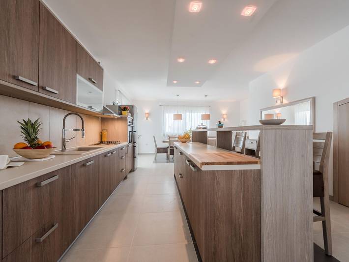 Villa für 8 Personen, mit Balkon und Pool, kinderfreundlich in Sukosan - 4