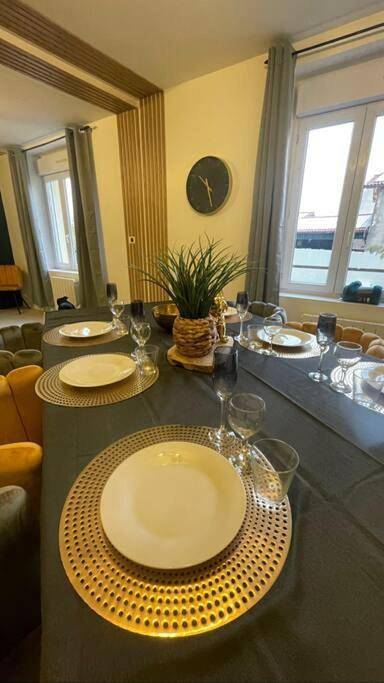 Gîte pour 8 personnes, avec balcon, animaux acceptés à Charnay-lès-Mâcon - 4