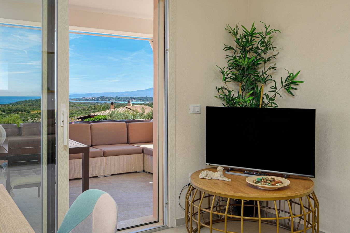 Villa 'Leone' avec vue sur la mer, Wi-Fi et climatisation in Punta Molara, San Teodoro
