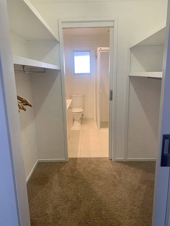 Holiday home for 10 people, with hot tub and garden as well as balcony, with pets in Ocean Grove (Victoria)