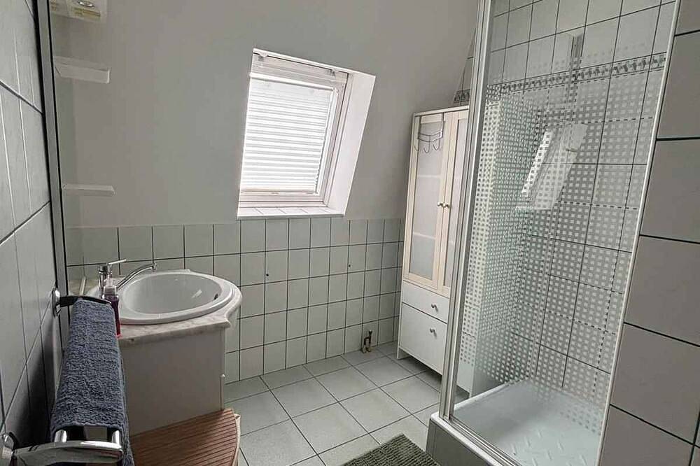 Ferienhaus mit Pool, Klima und moderner Einrichtung in Balatonfűzfő, Plattensee nordufer