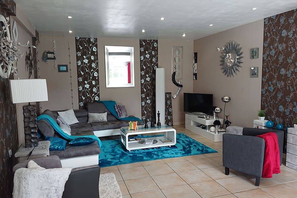 2 bedroom house, 500m from the beach and shops. in Saint-Quay-Portrieux, Côte de Goëlo