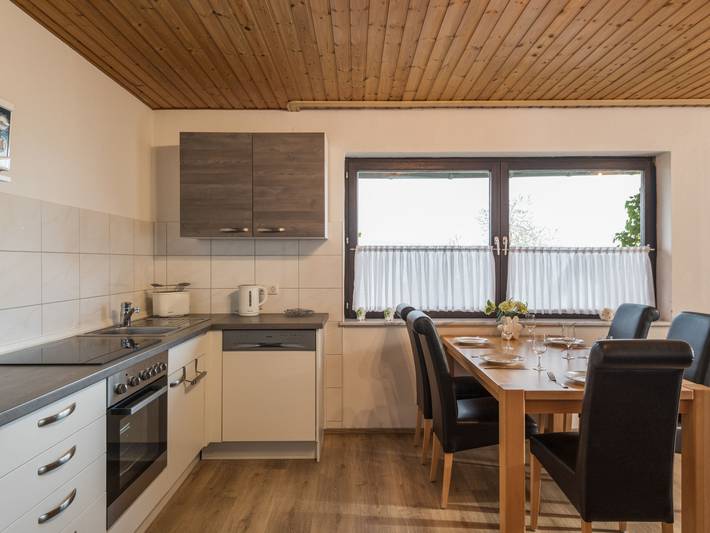 Ferienwohnung für 5 Personen, mit Terrasse und Garten sowie Sauna in der Vulkaneifel