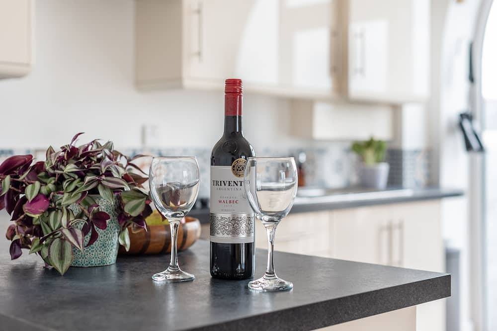 Entire apartment, 'Bells Chapel' - Private Parking - A Hidden Gem! in Falmouth (Cornwall), Cornwall