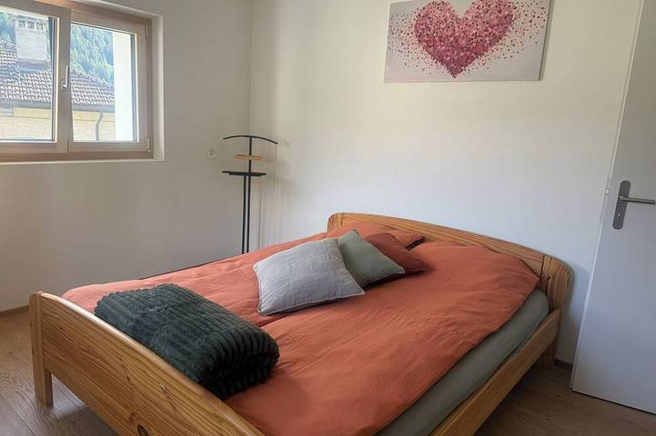 Entire house for families and sports enthusiasts at 1,140 m: mountain biking, skiing, bike and ski storage in Airolo, Lepontinische Alpen