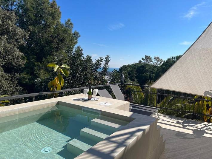 Location de vacances pour 5 personnes, avec vue ainsi que balcon et piscine à Cabrils